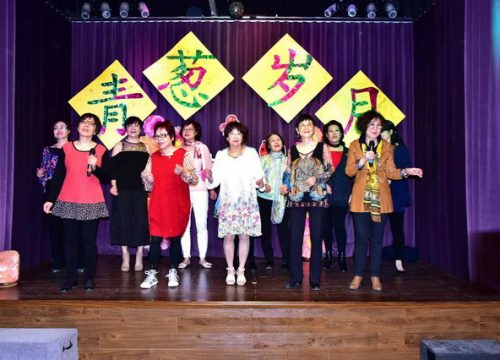 2B班成功举办《青葱岁月》交流会
